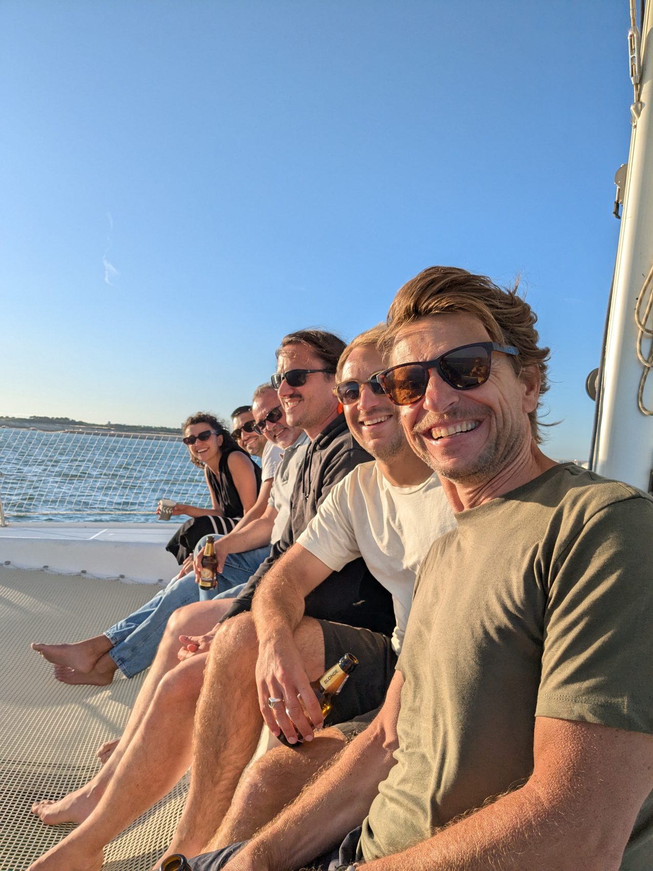Les Bastinos sur le pont du catamaran