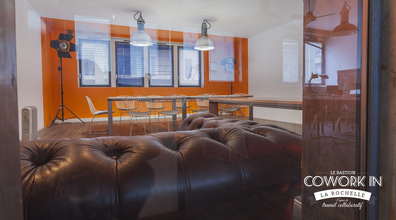 Salle de réunion Premium, mur orange